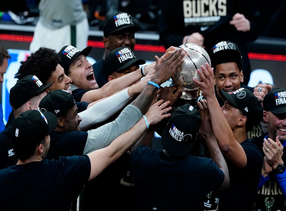 BUCKS HAWKS