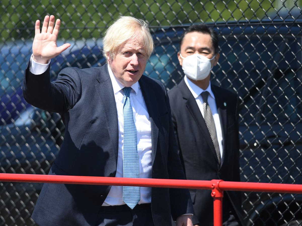 Covid news - live: PM expected to announce end of enforced mask-wearing and social distancing