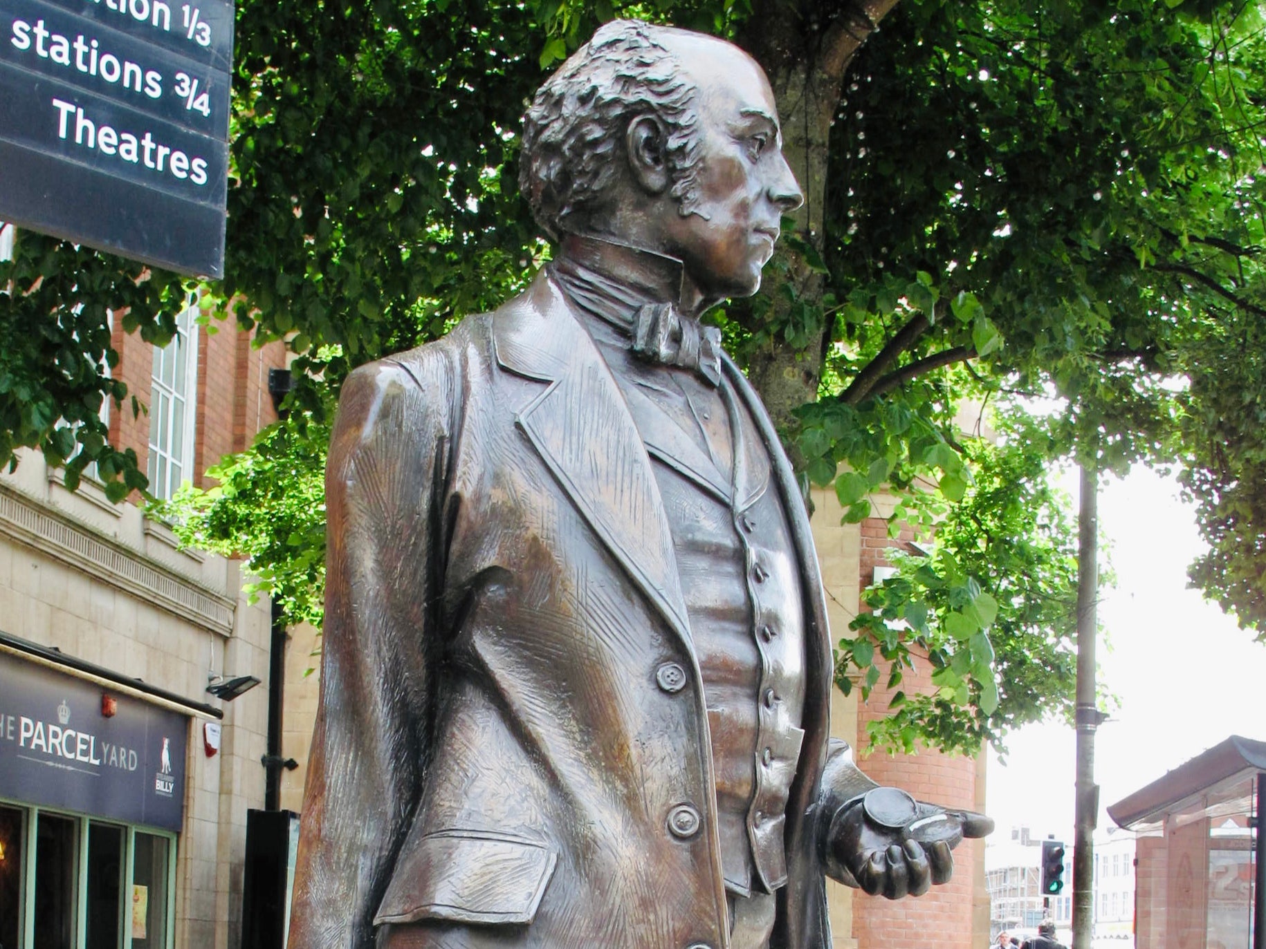 Missionary zeal: statue of Thomas Cook in Leicester, starting point for his first excursion on 5 July 1841