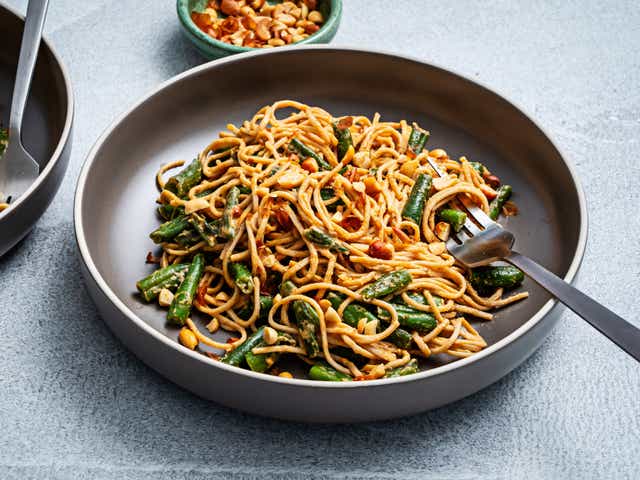 <p>Soba is the noodle of choice here, as the nutty flavour complements the sauce</p>