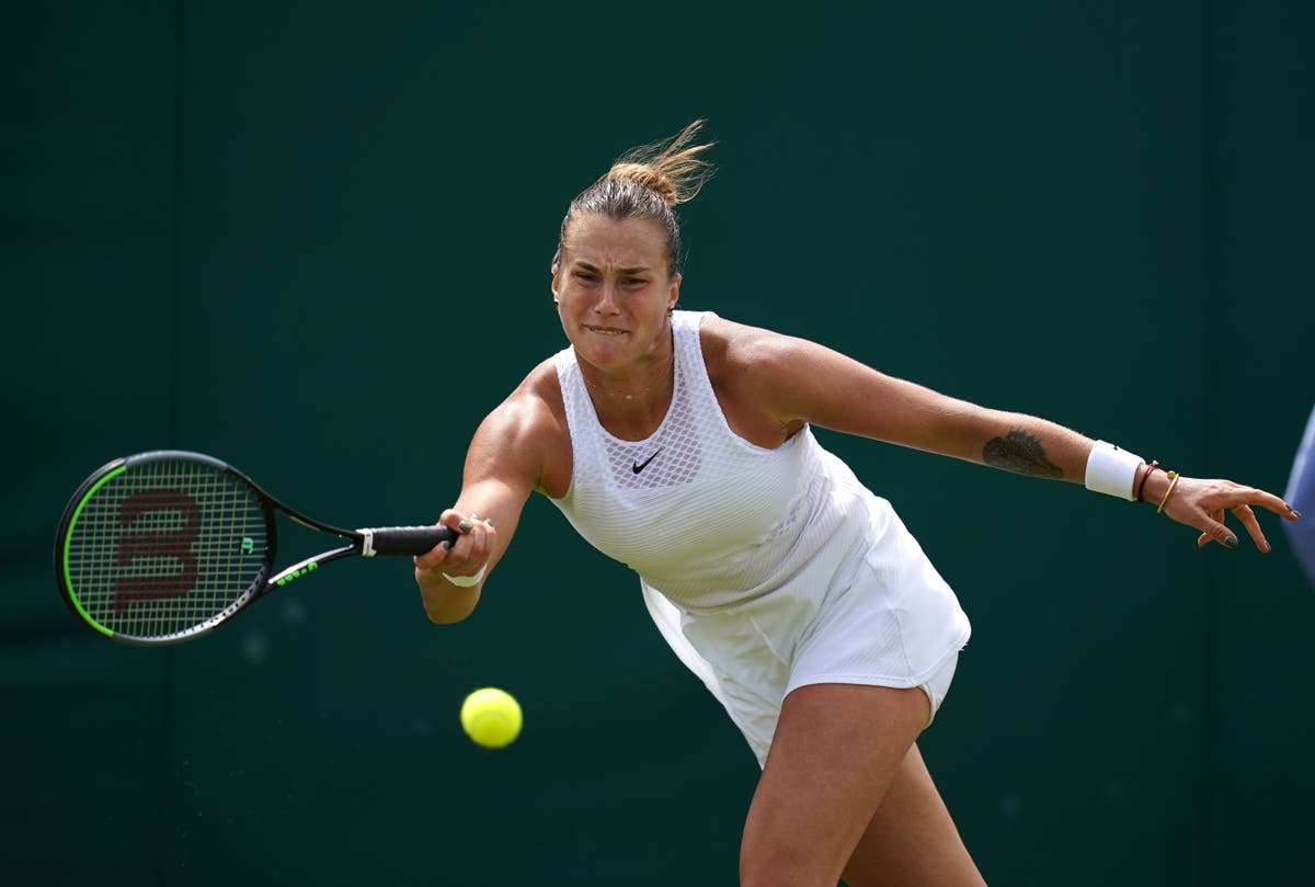 wimbledon aryna sabalenka digs deep  elena rybakina  reach