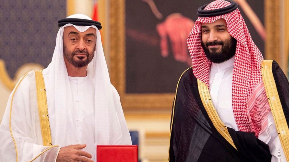 <p>UAE’s Mohammed bin Zayed, left, and the Saudi crown prince, Mohammed bin Salman</p>