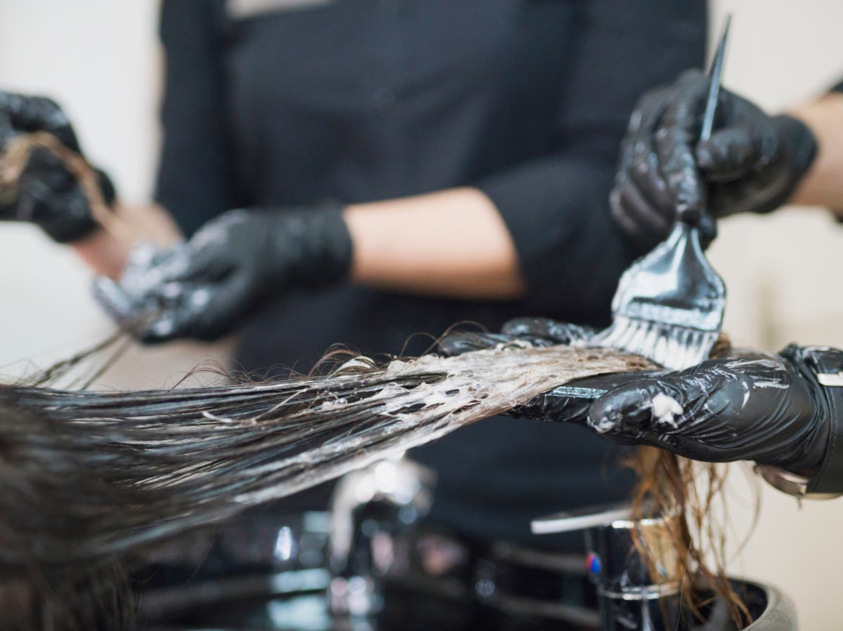 Hairdressers and beauty therapists to be trained to spot domestic abuse