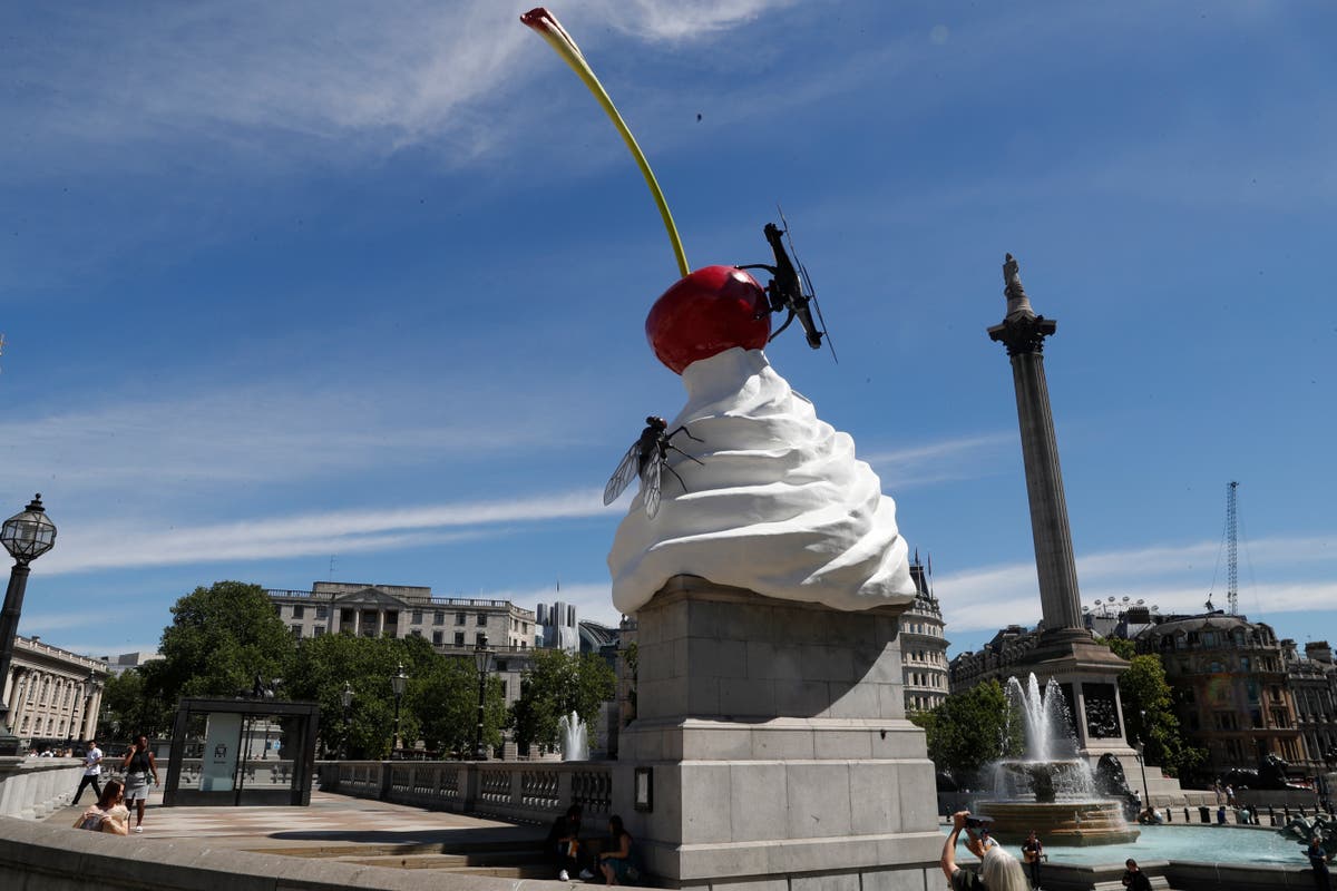 Artista mexicana a la Trafalgar Square de Londres en 2024 Independent