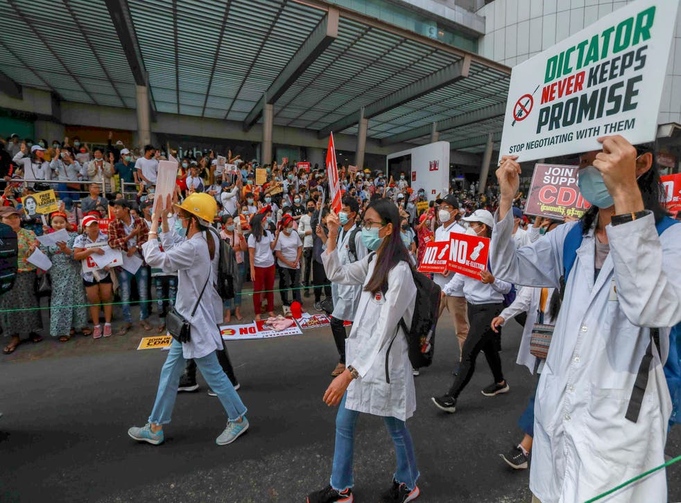 MYANMAR GUERRA A LOS MÉDICOS