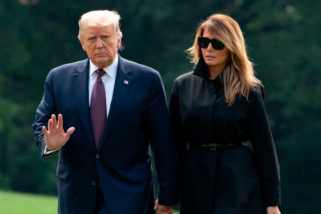 <p>El expresidente Donald Trump y la exprimera dama Melania Trump regresan a la Casa Blanca en Washington el 11 de septiembre de 2020</p>