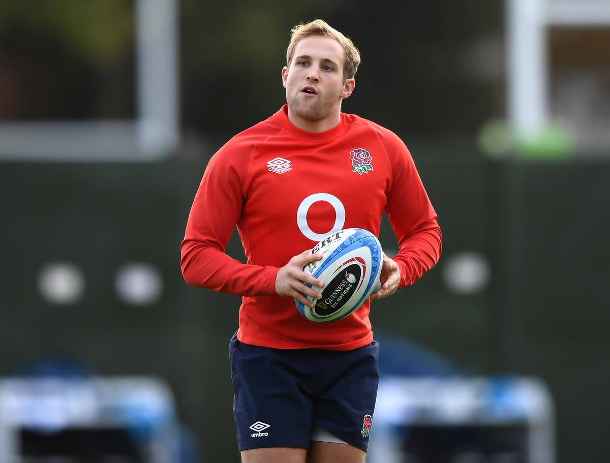 Max Malins out of England squad with shoulder ligament injury