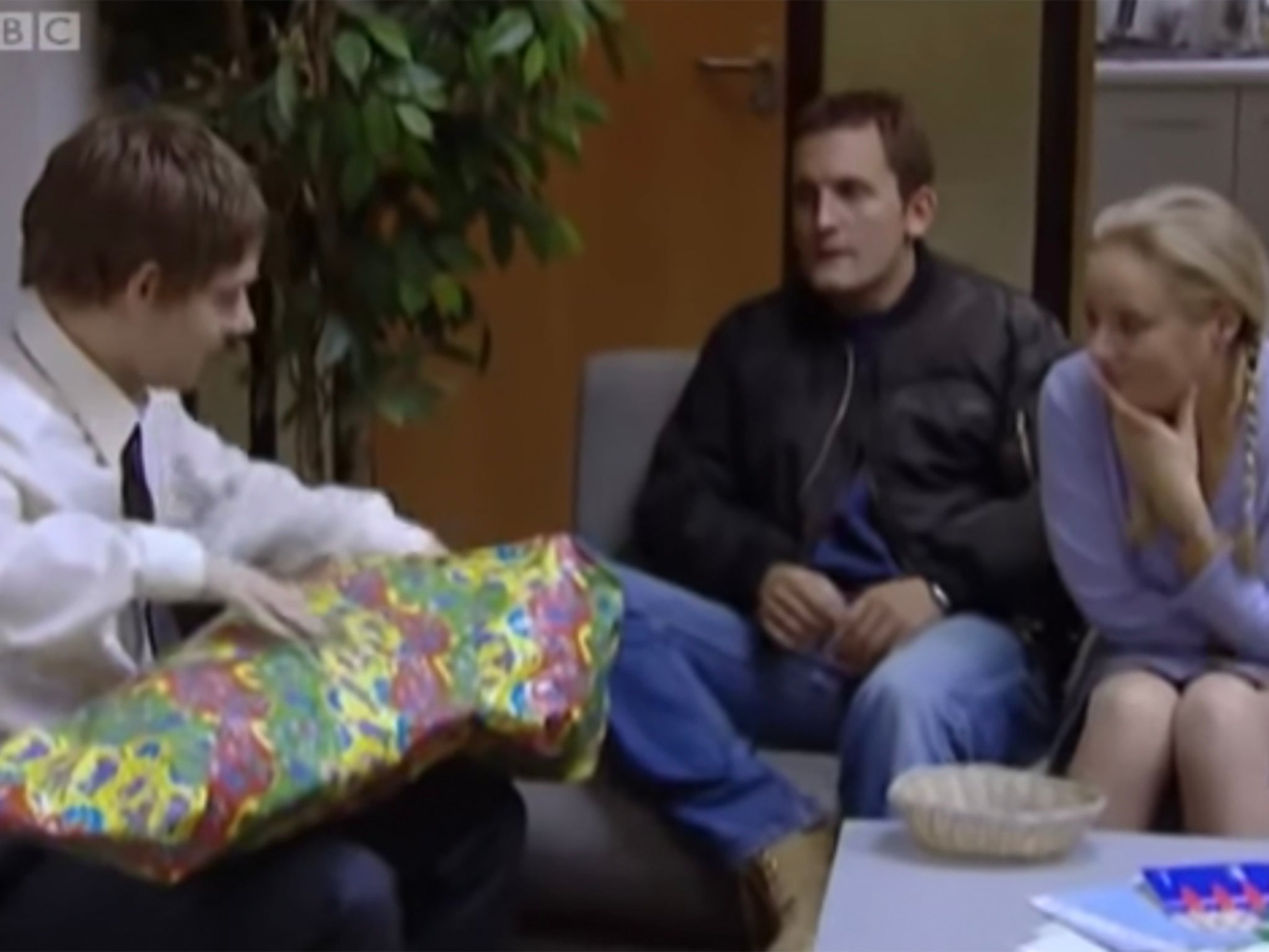 Martin Freeman (Tim), Joel Beckett (Lee), Lucy Davis (Dawn) and the (wrapped) ‘inflatable cock’