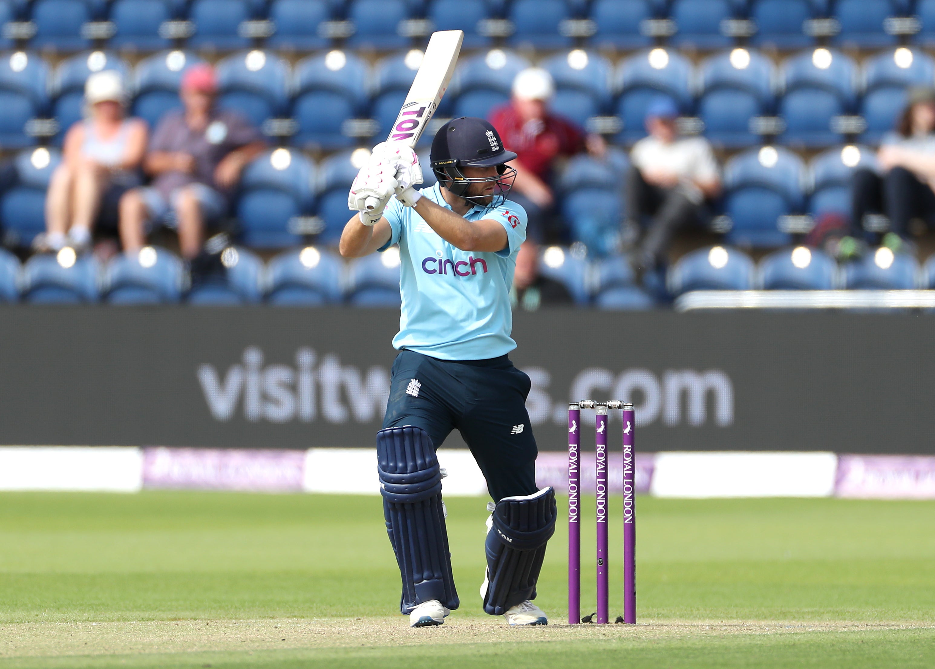 Dawid Malan guided Egland to a comfortable victory