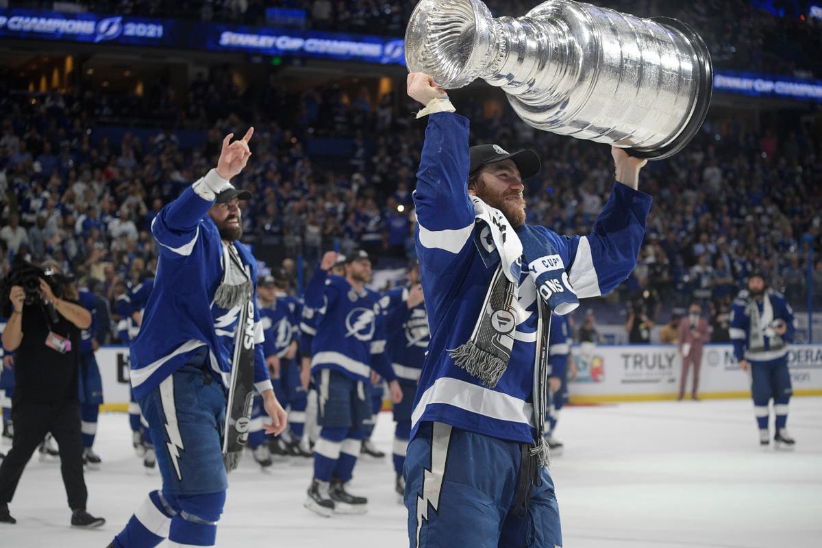Tampa Bay Lightning plane