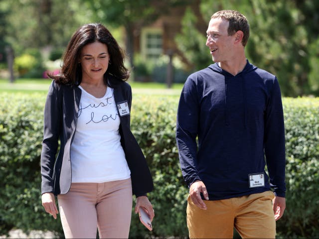 <p>Sheryl Sandberg and Mark Zuckerberg</p>