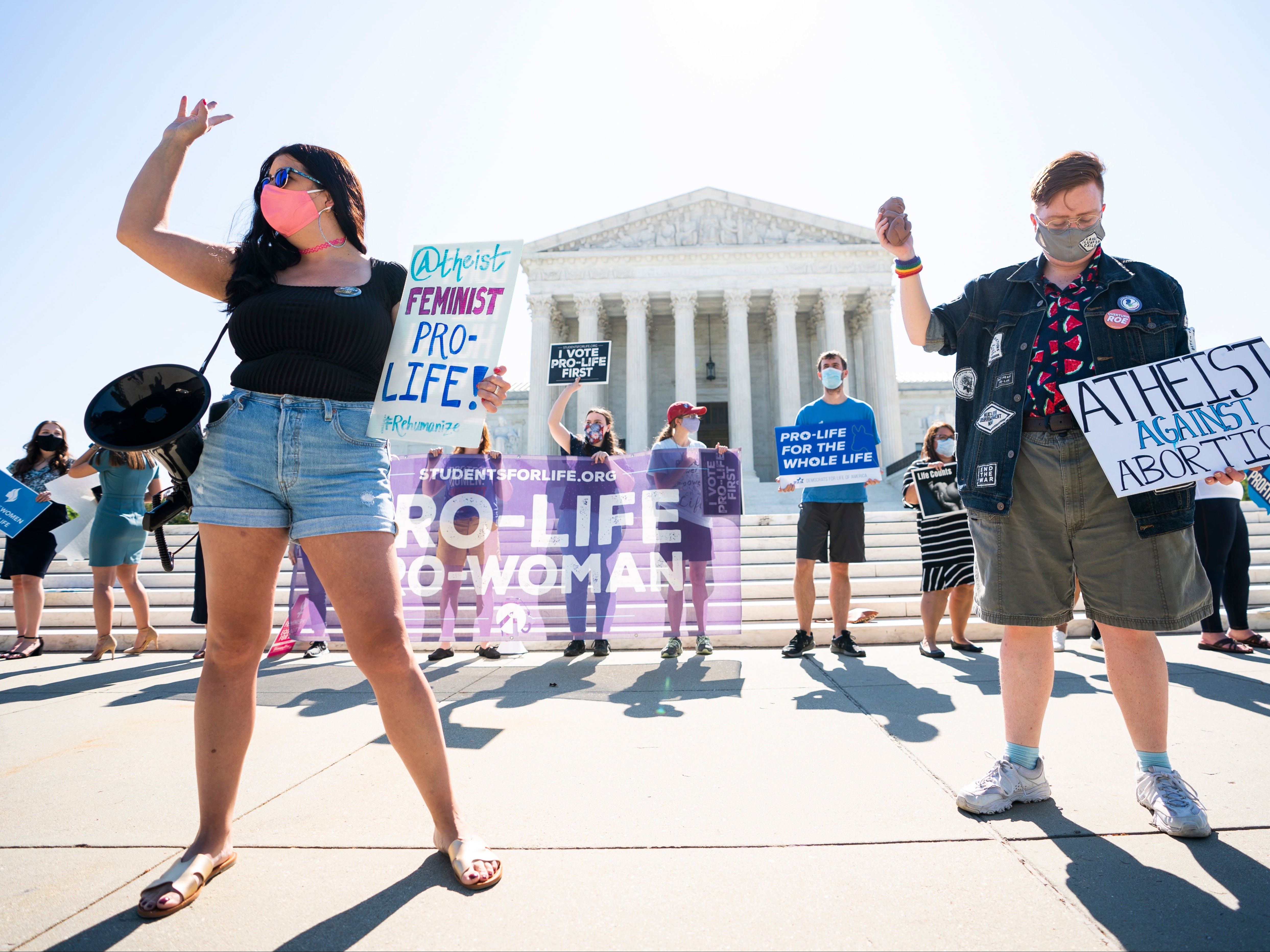 Anti-abortion protesters in front of the Supreme Court