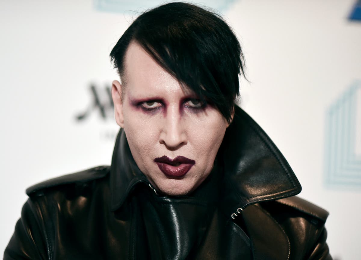 Marilyn Manson surrenders on New Hampshire assault warrant