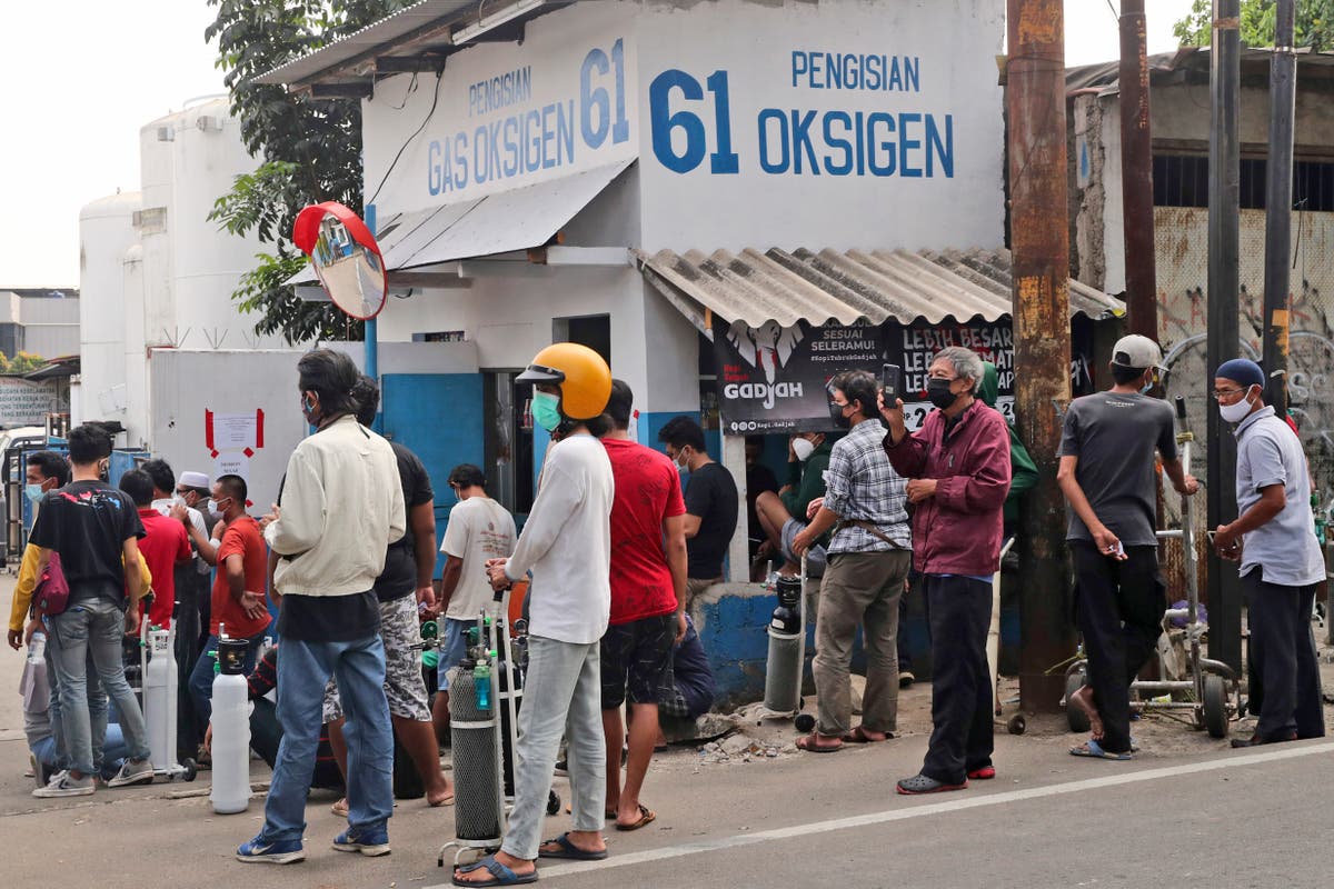 Indonesia short on oxygen, seeks help as virus cases soar