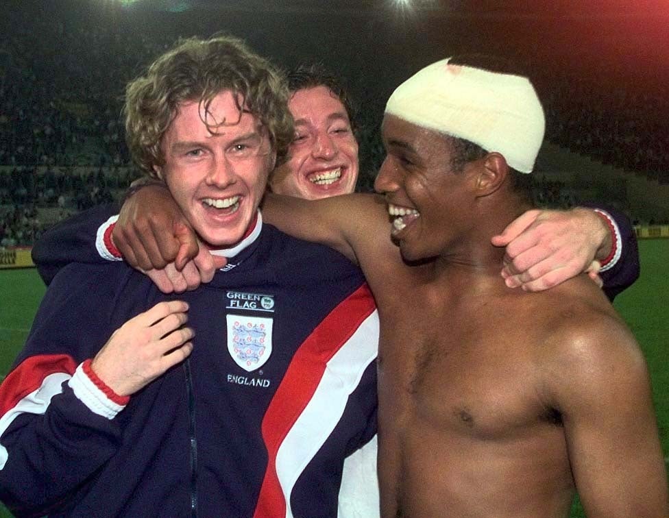 Paul Ince celebrates with Steve McManaman in Rome