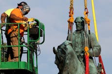 Charlottesville removes confederate statue at centre of fatal 2017 right-wing extremist rally