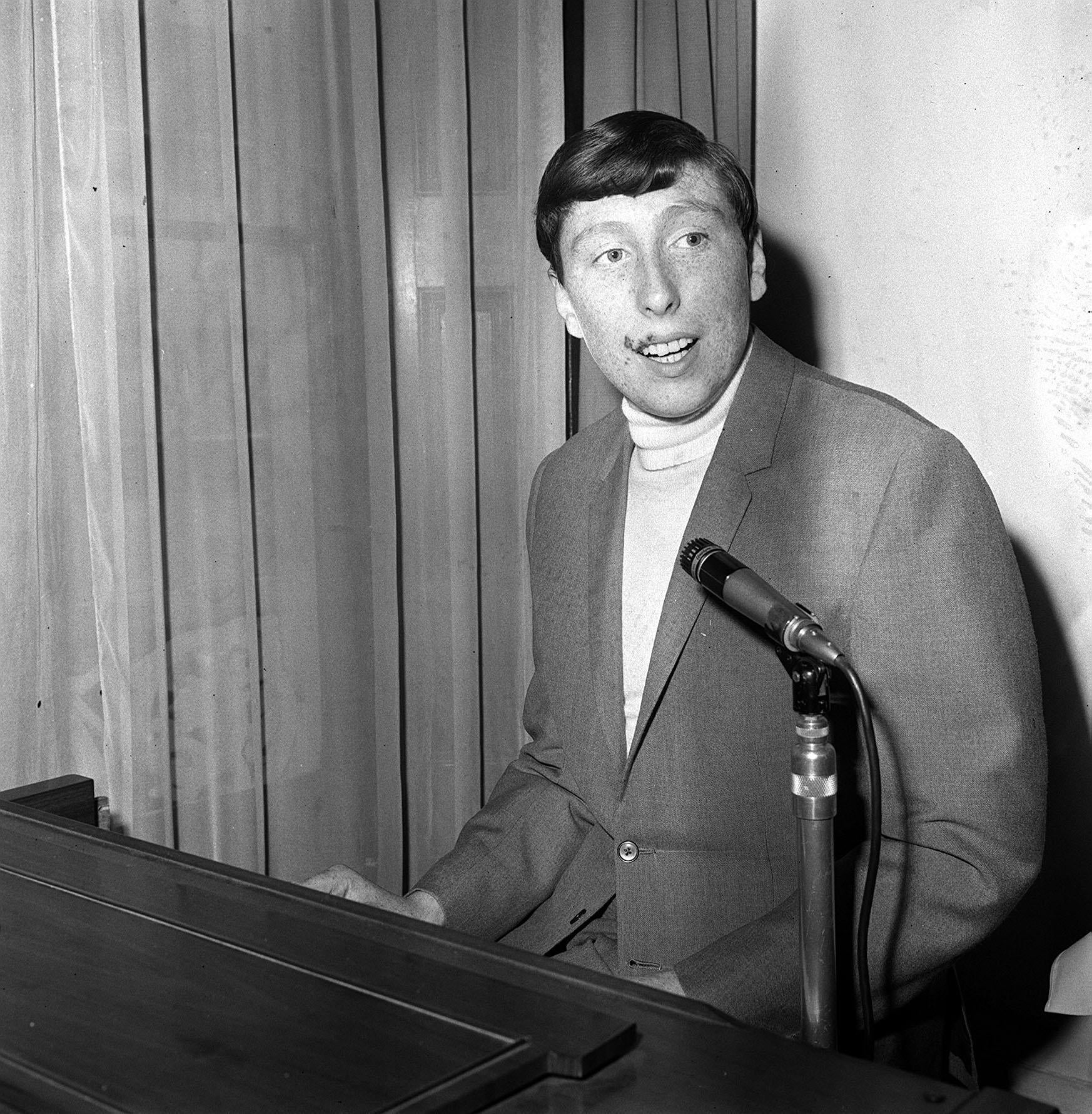 Singer Who Topped Charts On Day England Won 1966 World Cup Remembers Euphoria Indy100