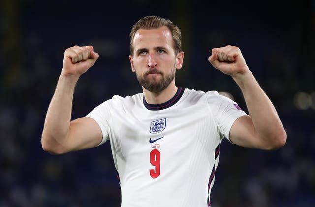 <p>England's Harry Kane will be going up against Giorgini Chiellini on Sunday</p>