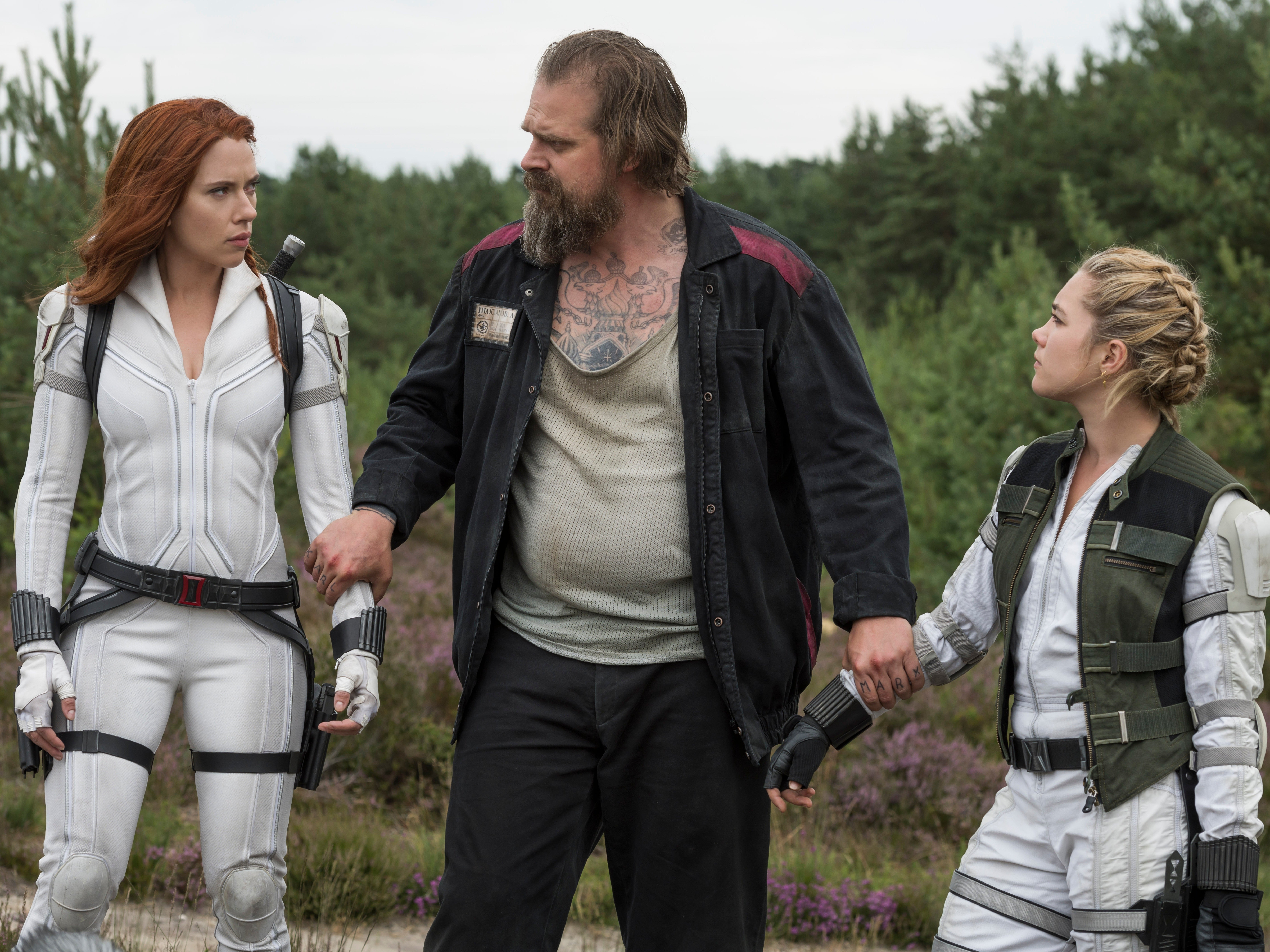 Harbour with Scarlett Johansson and Florence Pugh in ‘Black Widow’