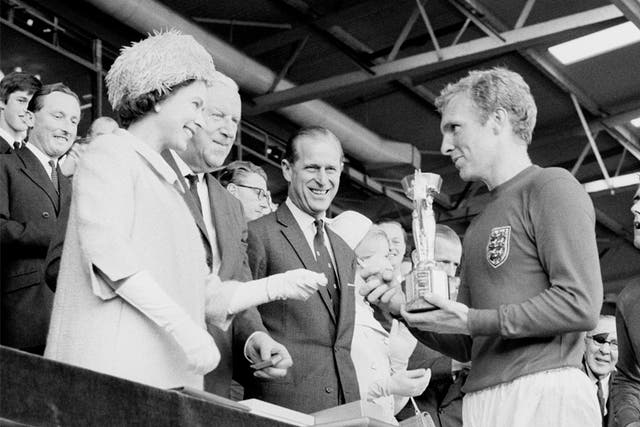 <p>The Queen’s letter to Gareth Southgate recalled her presentation of the World Cup to England in 1966</p>