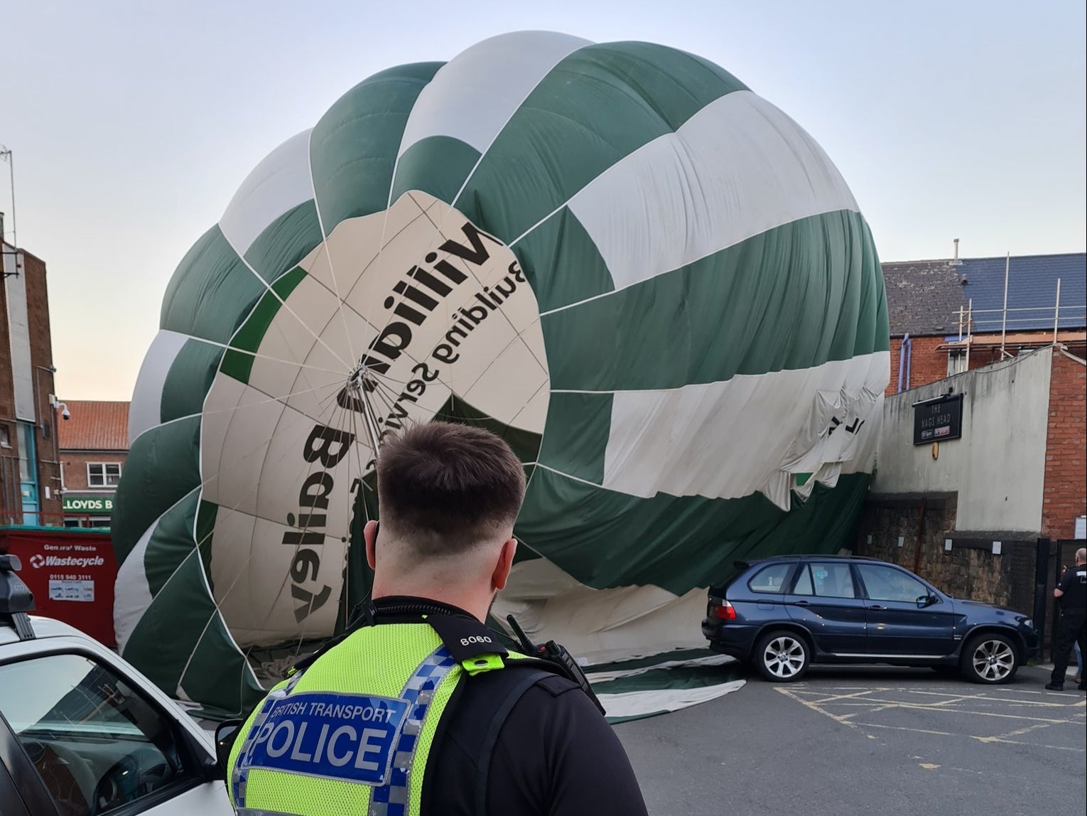 A hot air balloon crash-landed in a town centre in Nottinghamshire on Sunday