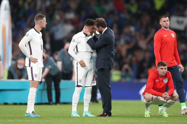 <p>Gareth Southgate consoles his players at the end of the Euro 2020 final</p>