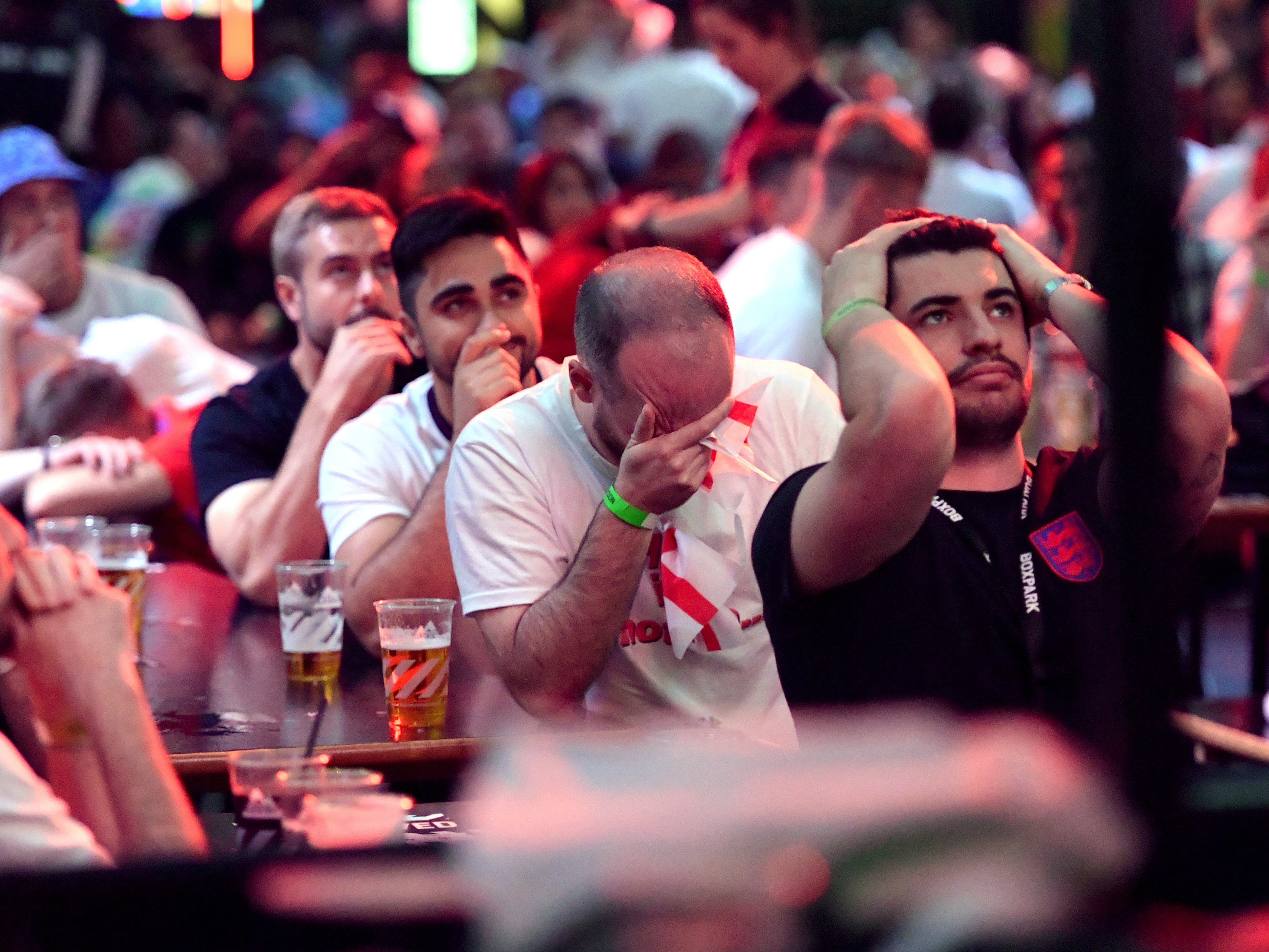 Fans in Croydon react to Italy’s equaliser