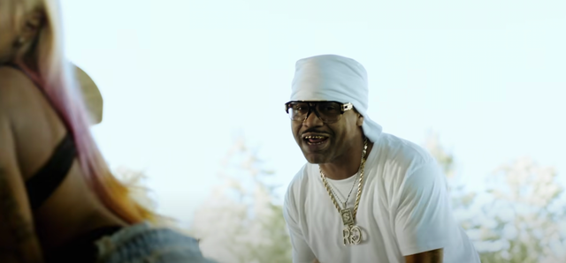 <p>Juvenile adapts 1999 hit 'Back That Thang Up' into pro-vaccine anthem 'Vax That Thang Up'</p>
