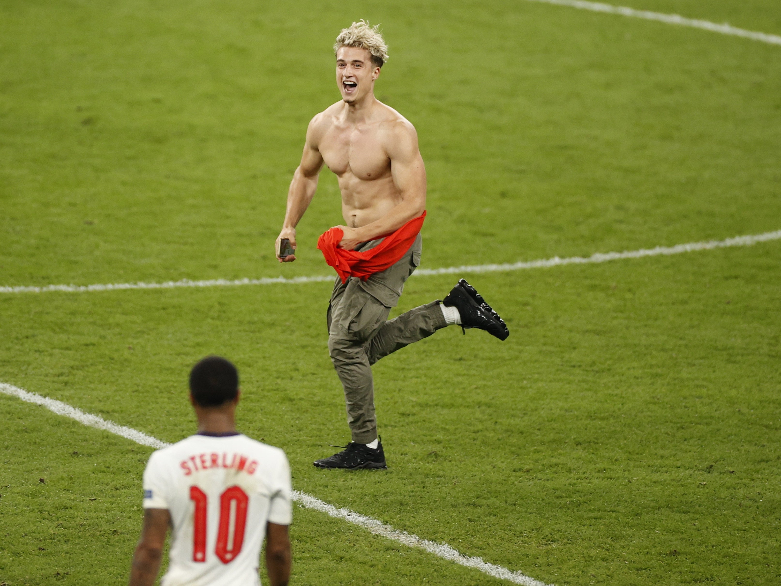 euro final streaker