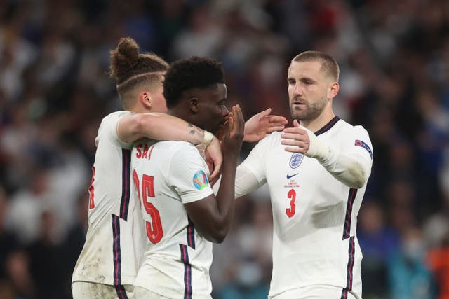<p>Luke Shaw said the whole England team would support Bukayo Saka after he missed the decisive penalty in the Euro 2020 final.</p>