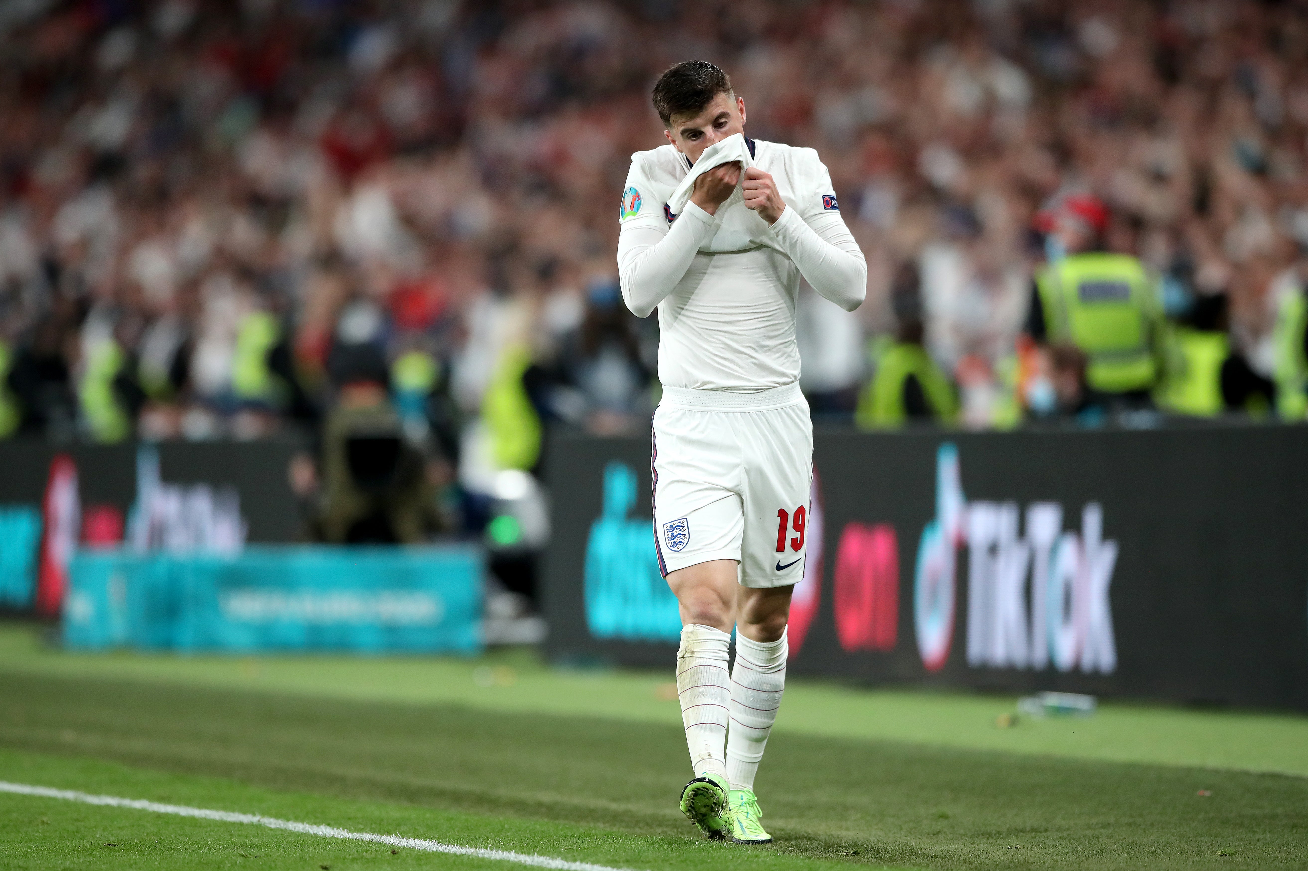 Mason Mount leaves the pitch after being substituted