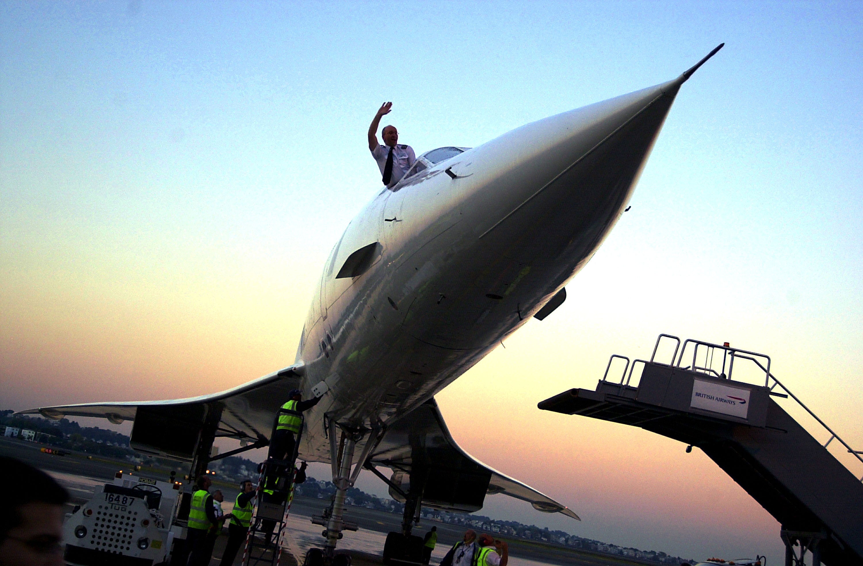 BA Concorde arrives at Boston, Massachusetts, in 2003 – a farewell visit before the fleet was taken out of service