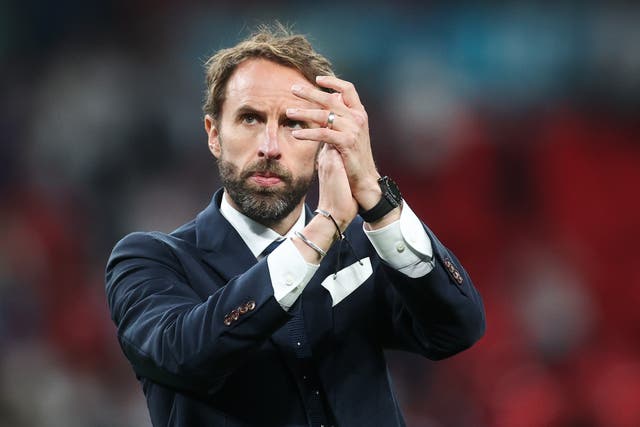 <p>Gareth Southgate applauds fans after the Euro 2020 final </p>
