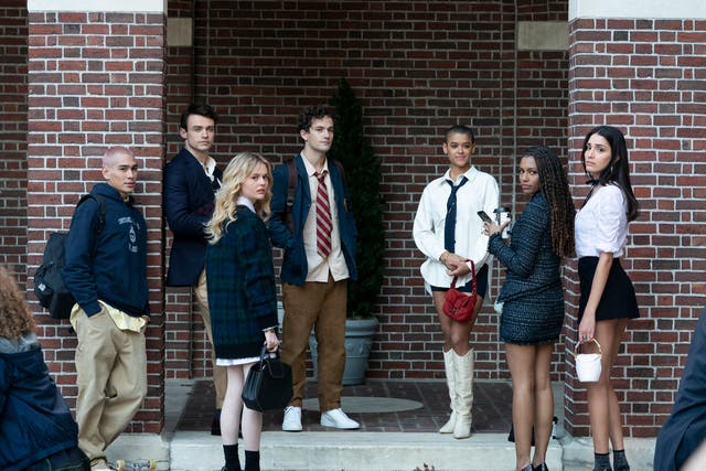 <p>Evan Mock, Thomas Doherty, Emily Alyn Lind, Eli Brown, Jordan Alexander, Savannah Smith, and Zion Moreno in the ‘Gossip Girl’ reboot</p>