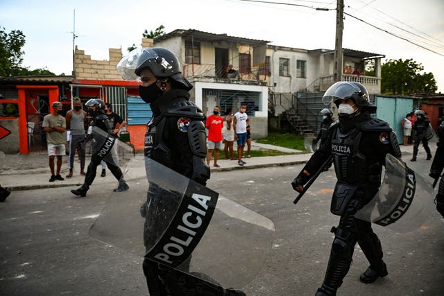 <p>La policía antidisturbios desplegada en Cuba después de la mayor protesta en 30 años</p>