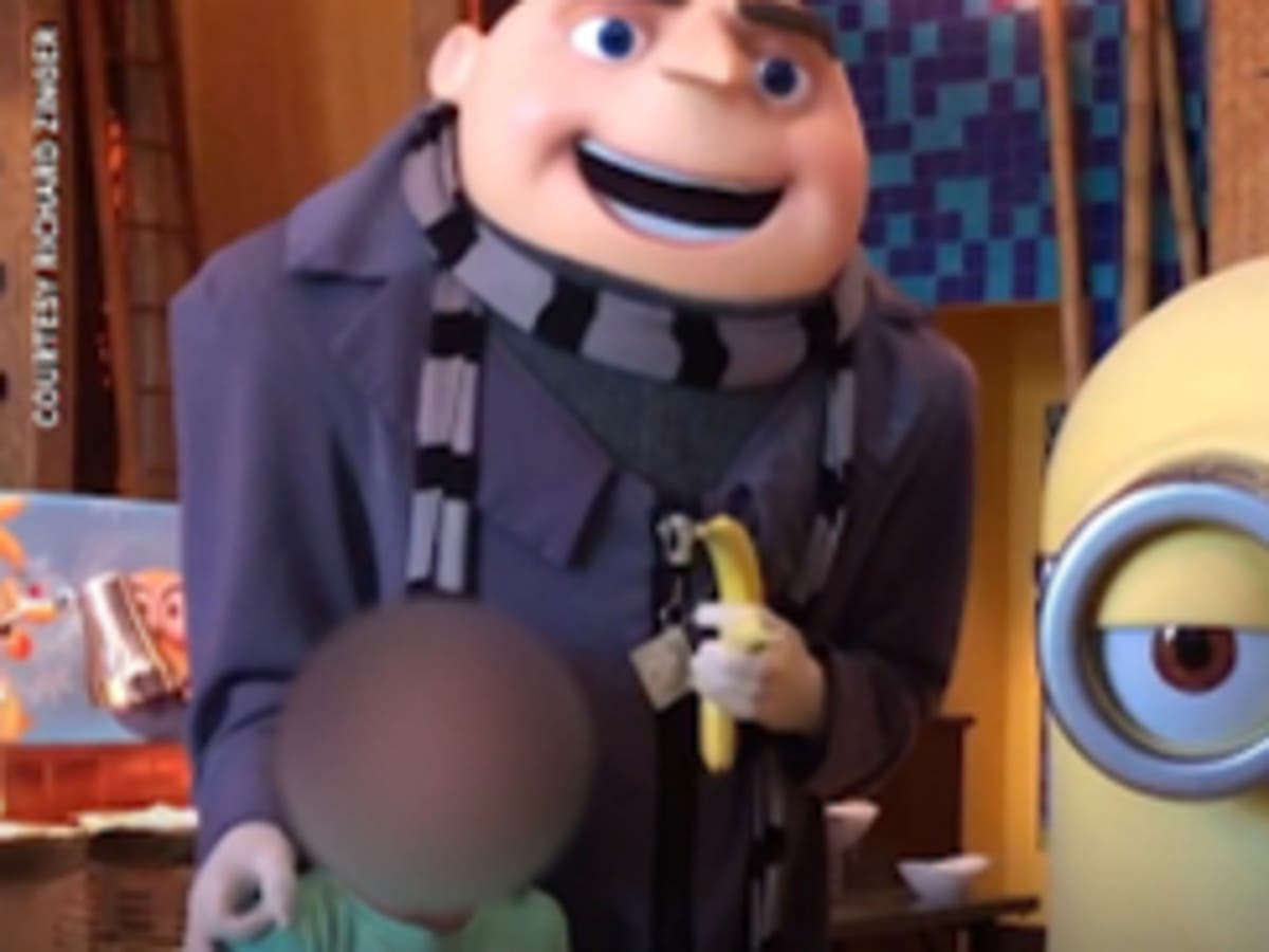 Families Sue Universal Orlando After Despicable Me Actor Accused Of Posing With White Supremacy Symbol The Independent