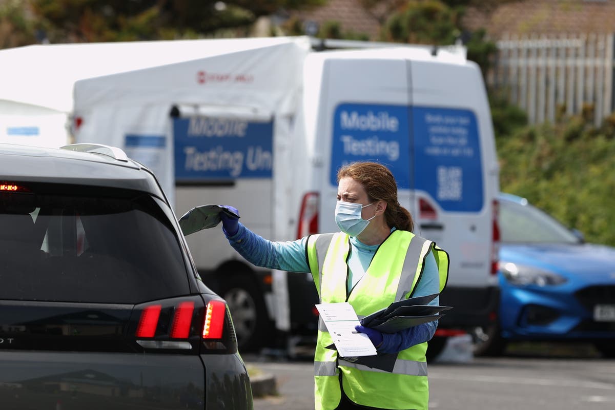 Covid: Scientists accuse government of chasing ‘herd immunity by mass infection’
