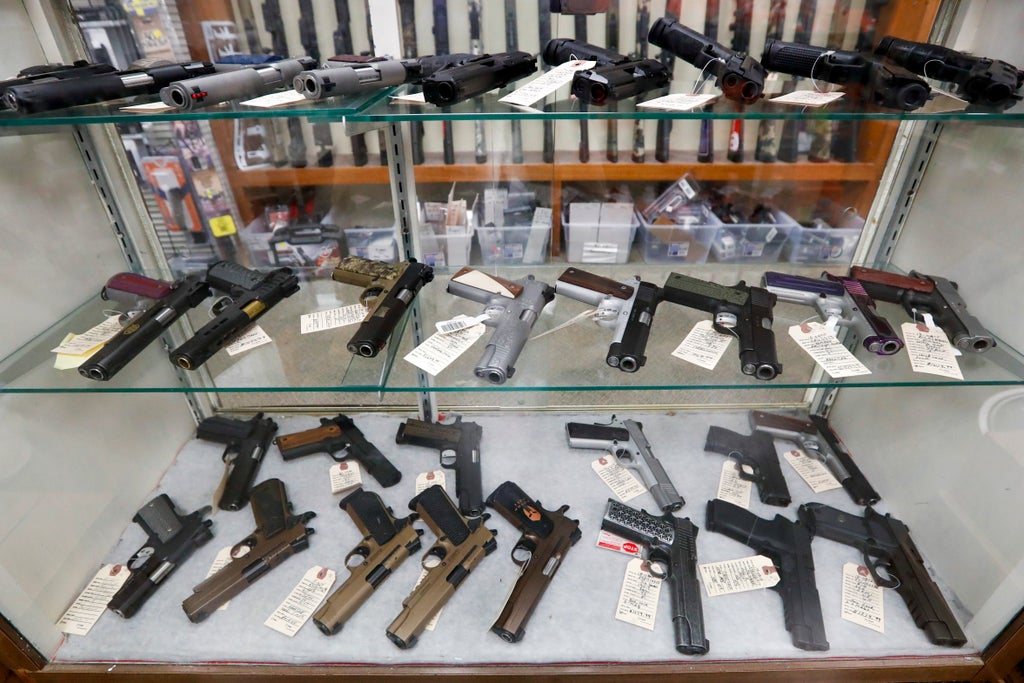 Laws prohibiting handgun sales to people under 21 are unconstitutional, appeals court rules