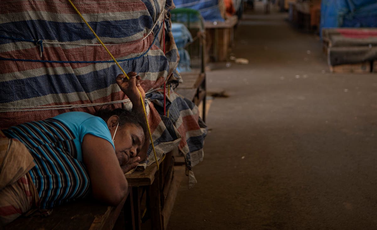 Sri Lanka economy in crisis as debt mounts, reserves dwindle