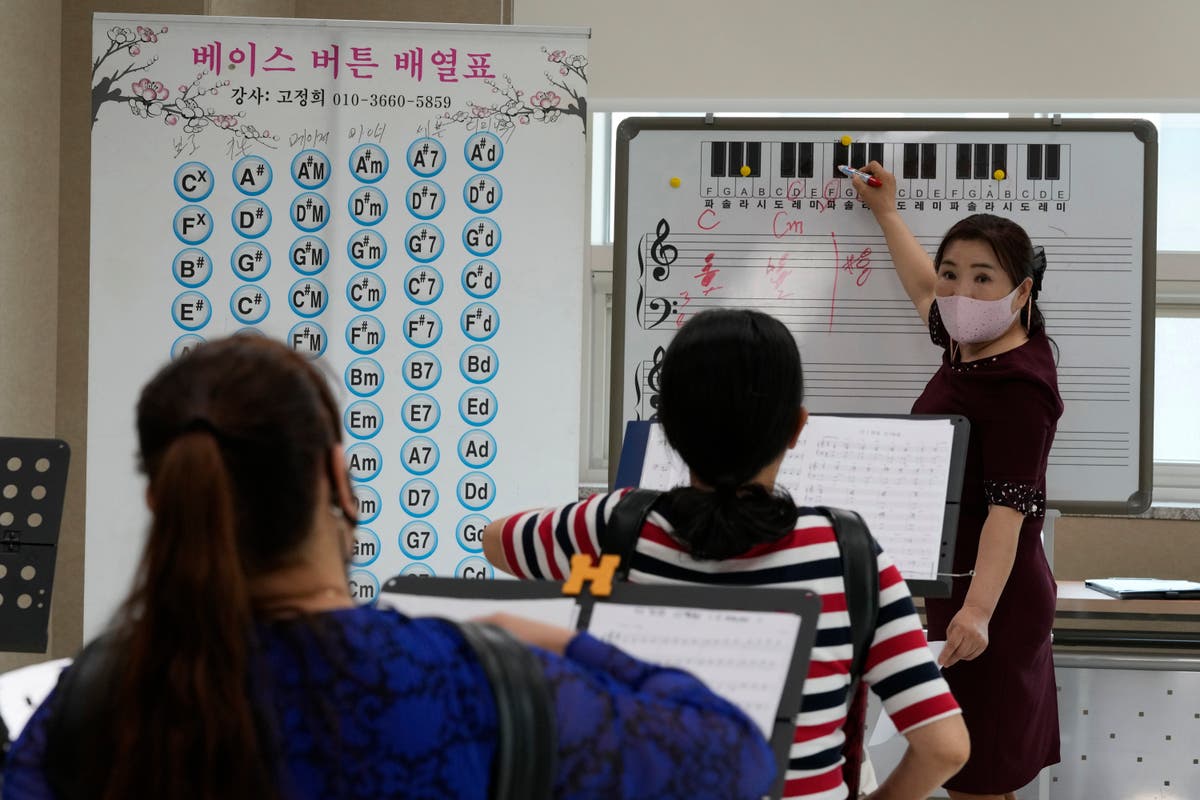 In Seoul center, N Korean defectors find solace with locals