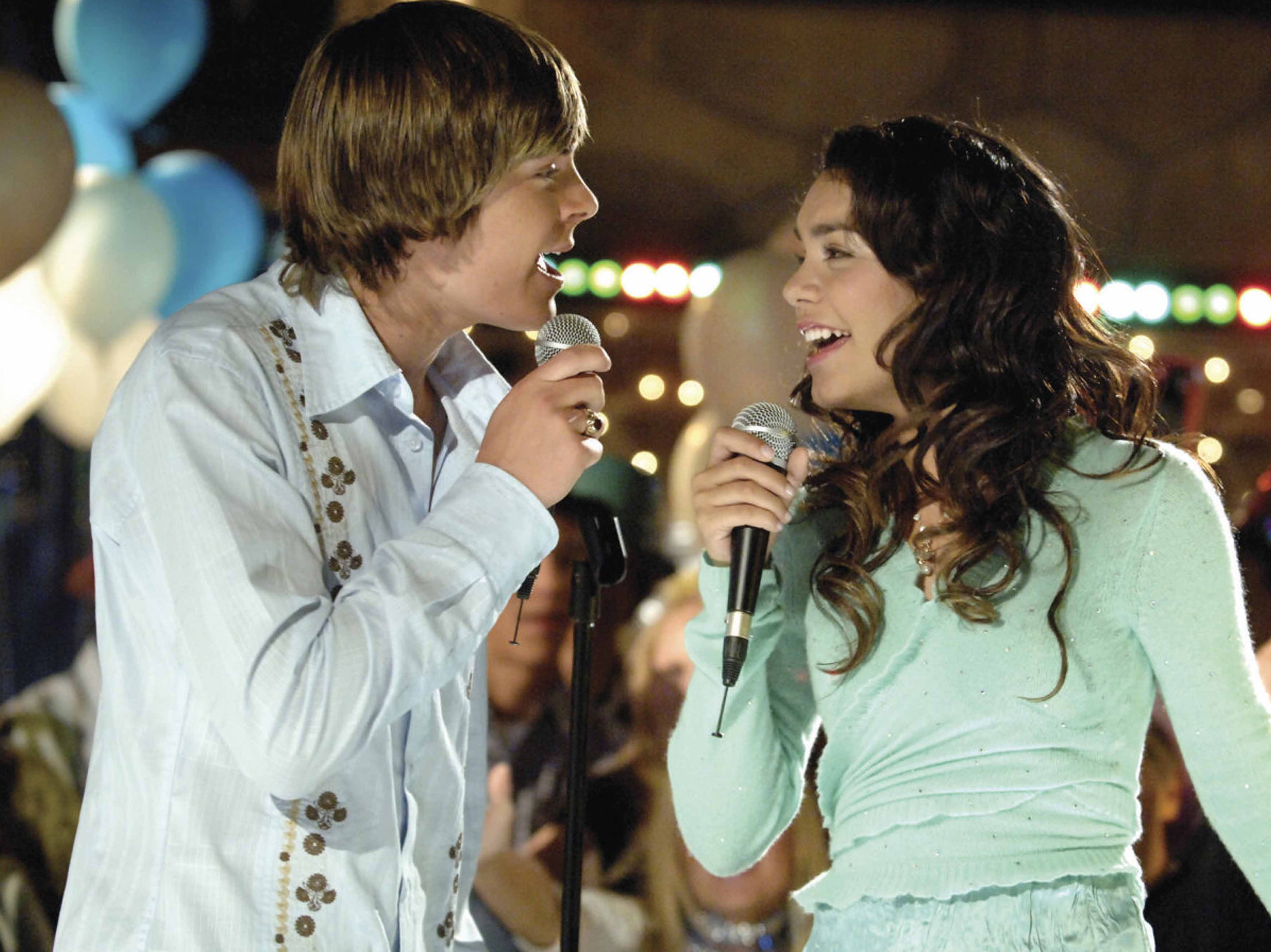 Zac Efron and Vanessa Hudgens in high School Musical 2