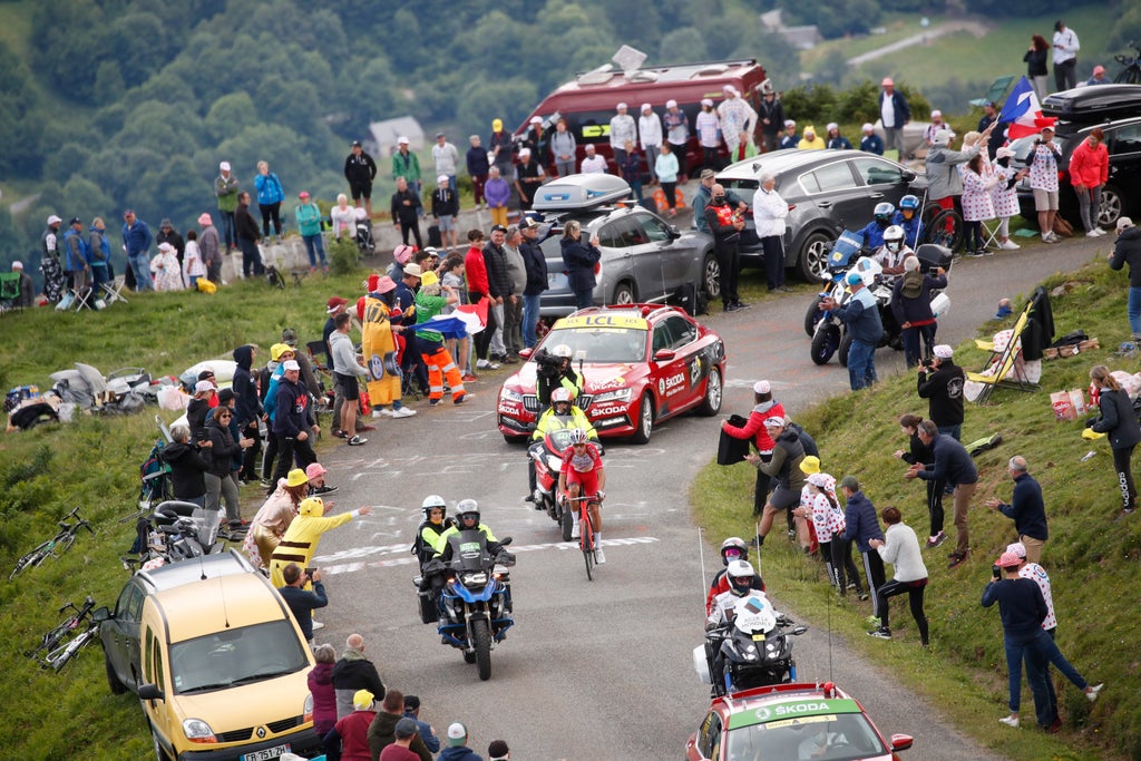 Tour de France LIVE: Stage 17 result and latest updates as Tadej Pogacar wins on Col du Portet