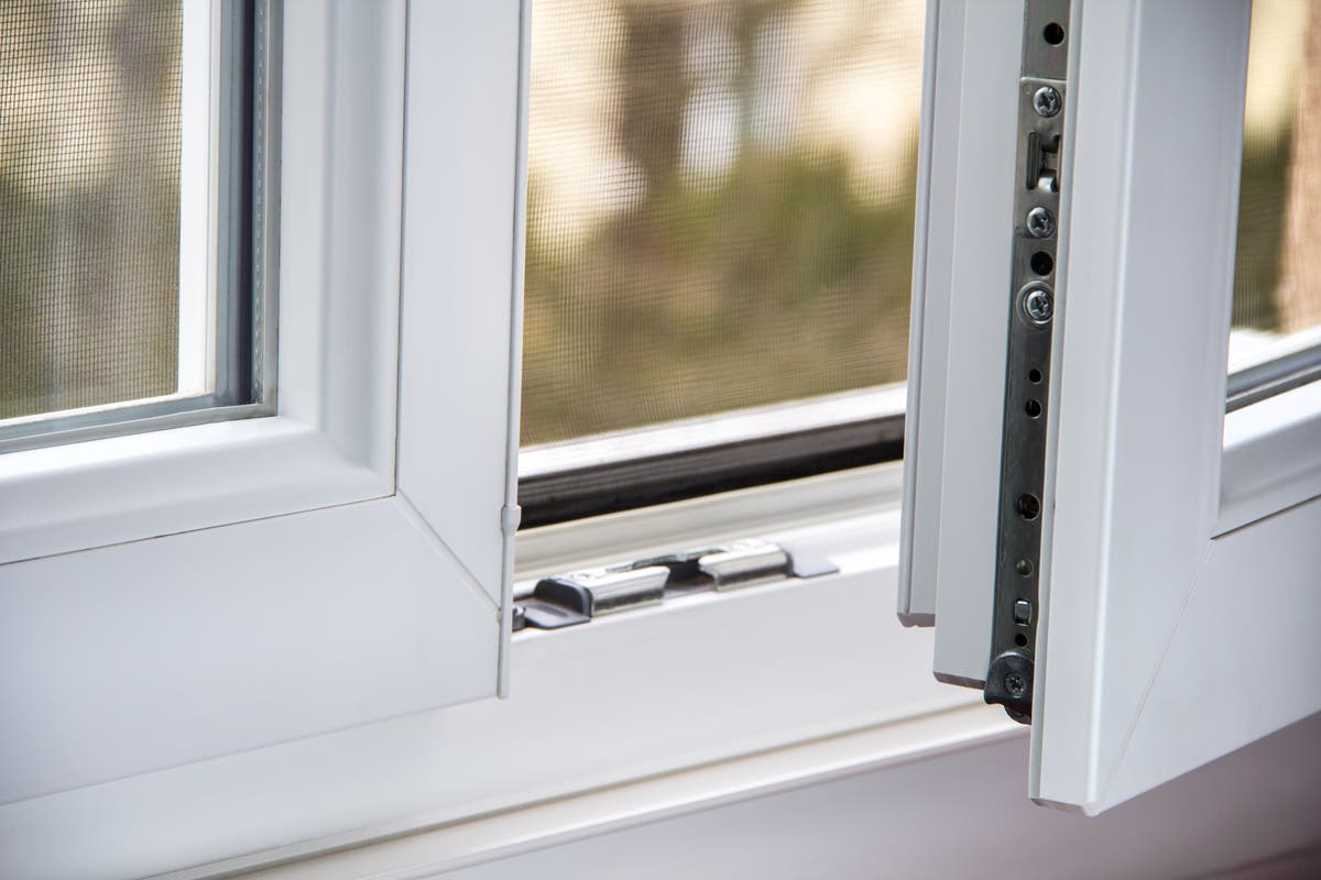 Government tells businesses to check Covid ventilation with CO2 monitoring equipment 