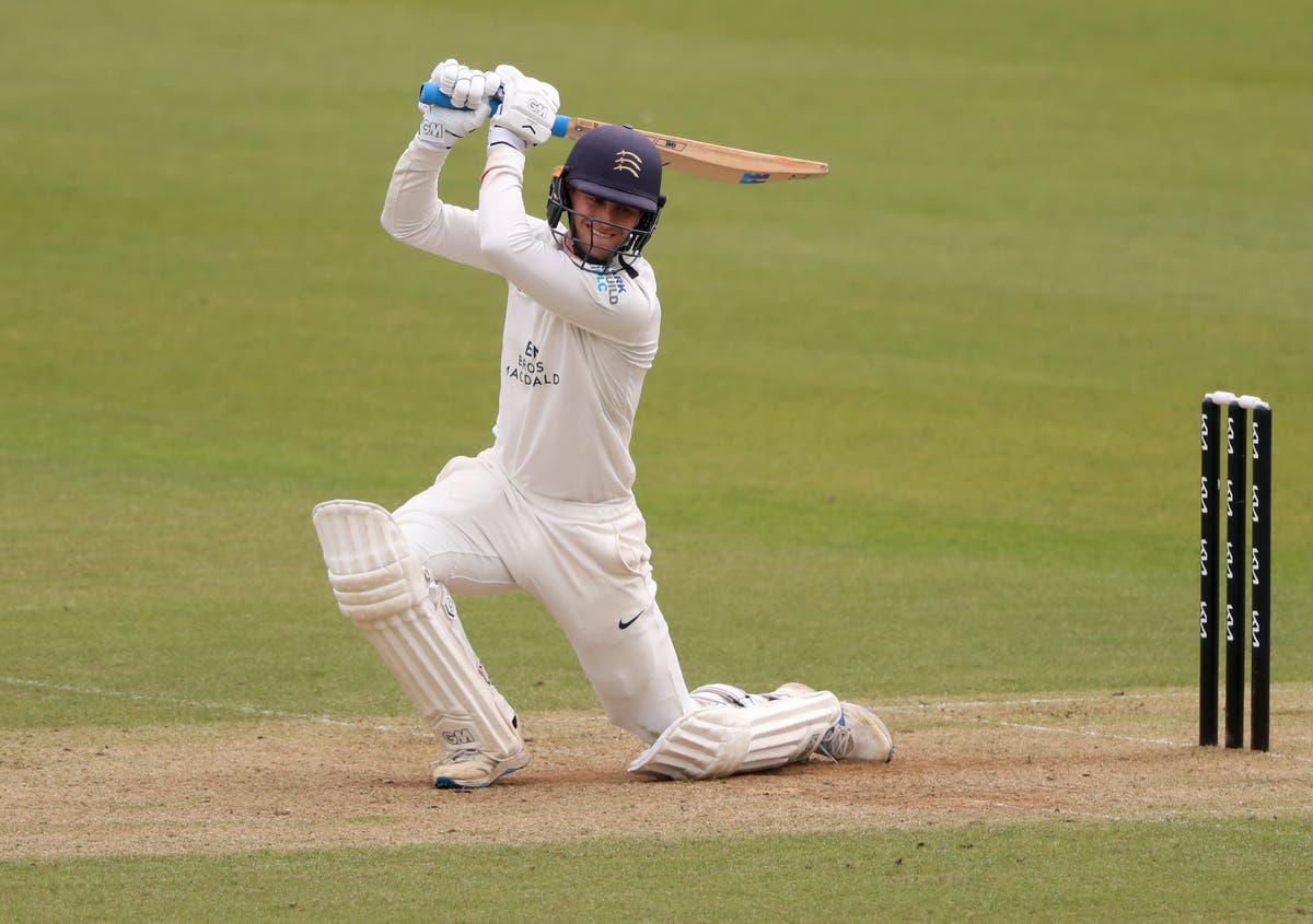 Hampshire secure Division One spot with victory over Gloucestershire