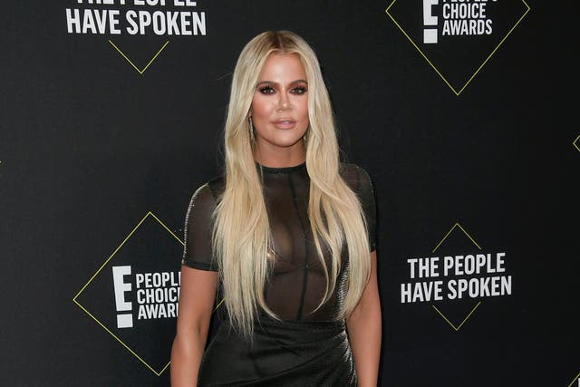 <p>Khloe Kardashian accused of Photoshopping picture because of toes </p>