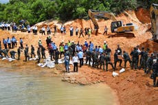 Flood traps 14 workers in tunnel under construction in China