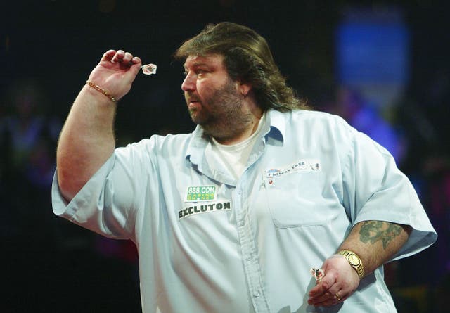 <p>Andy Fordham during the 2004 BDO World Championship final</p>