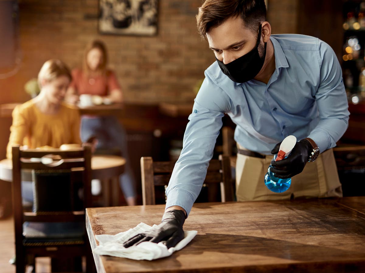 Restaurateurs slam Covid passports as &lsquo;overly complicated&rsquo; and &lsquo;discriminatory&rsquo;