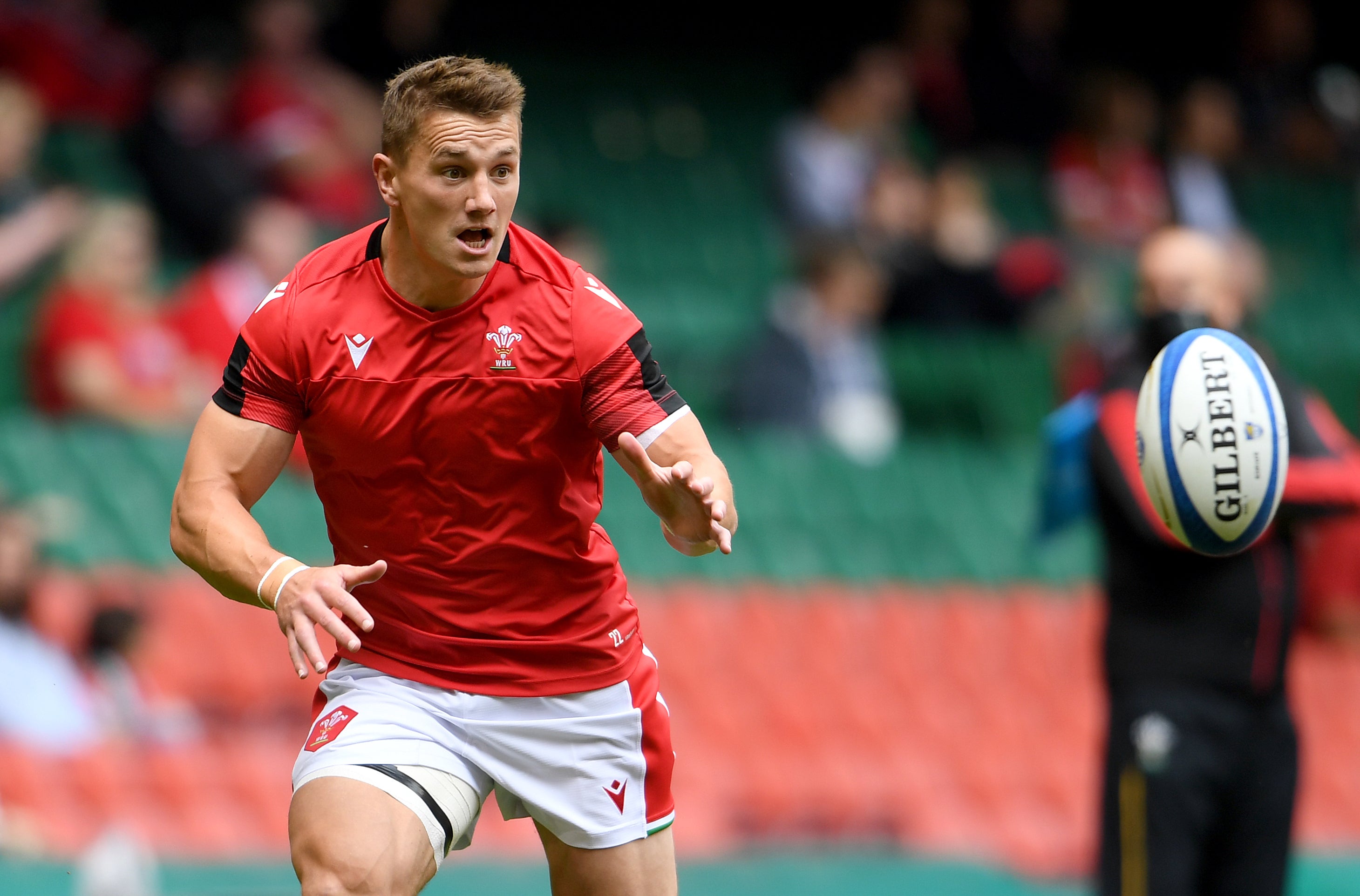 Scarlets centre Jonathan Davies takes over the captaincy