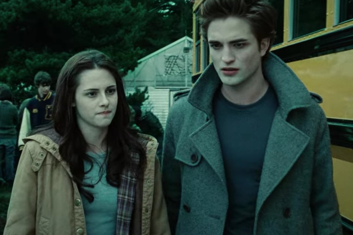 Twilight saga to be reshown in cinemas in time for hoa-hoa-hoa season